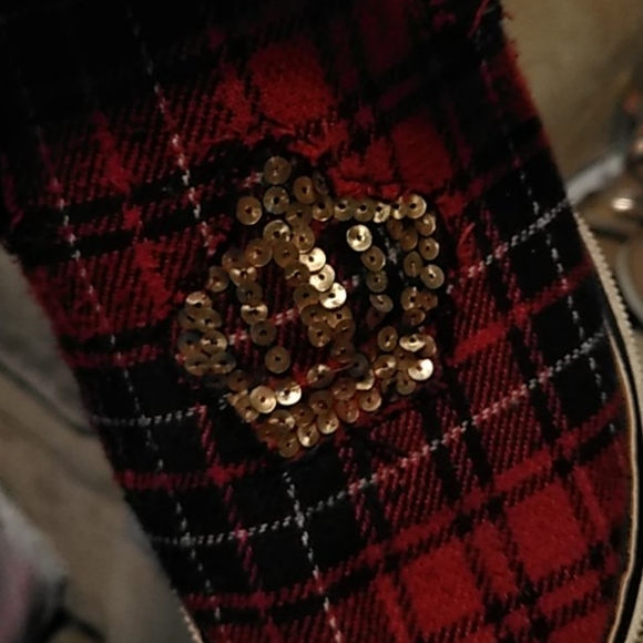 Shoes - Picture 2 of 7